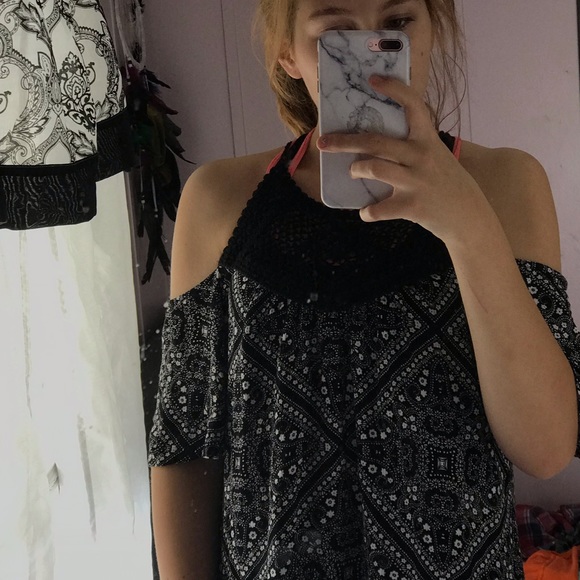 Off the shoulder yoke neck shift dress - Picture 3 of 7